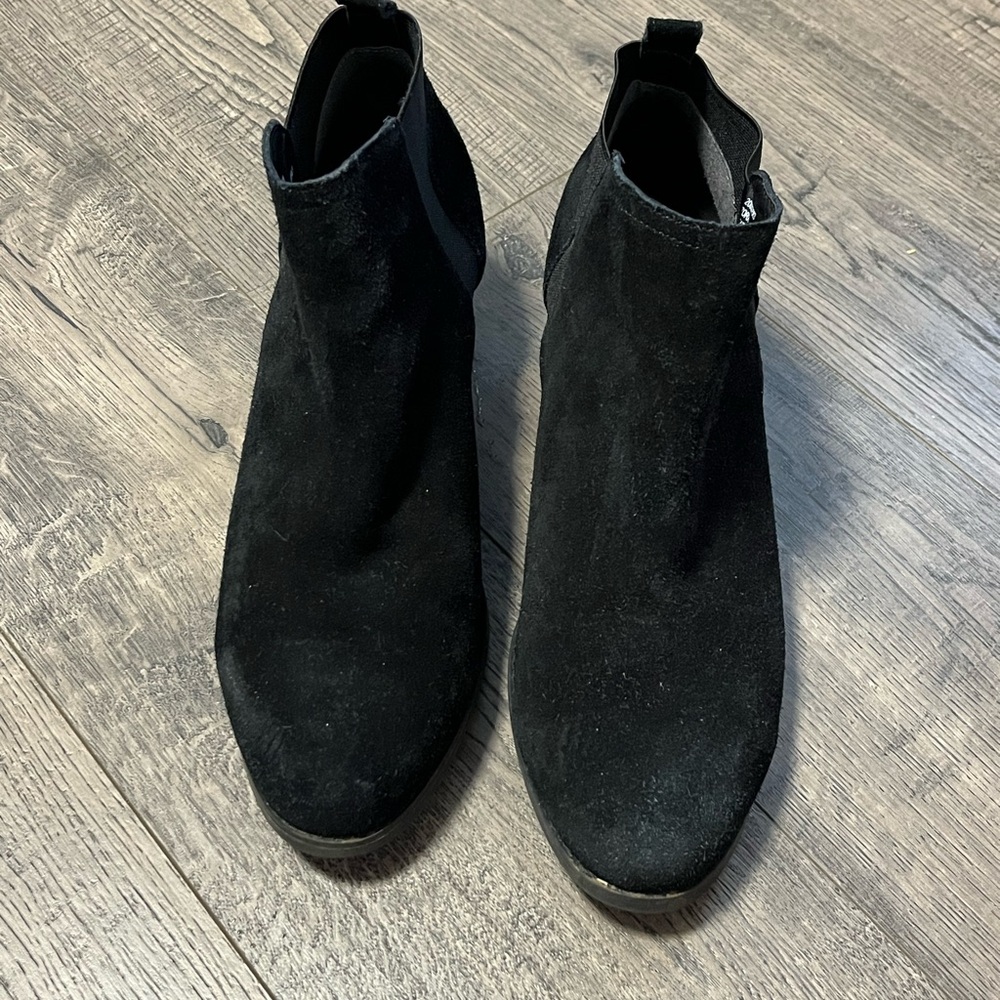 Kelly & Katie Black Ankle Booties Sleek Design